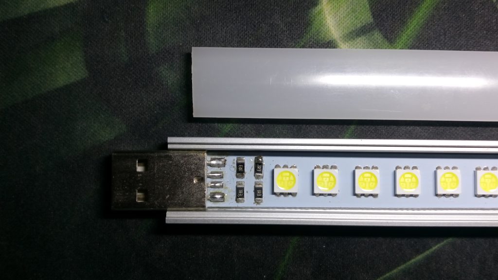 USB LED LAMP 15x5050 CLOSE-UP 2